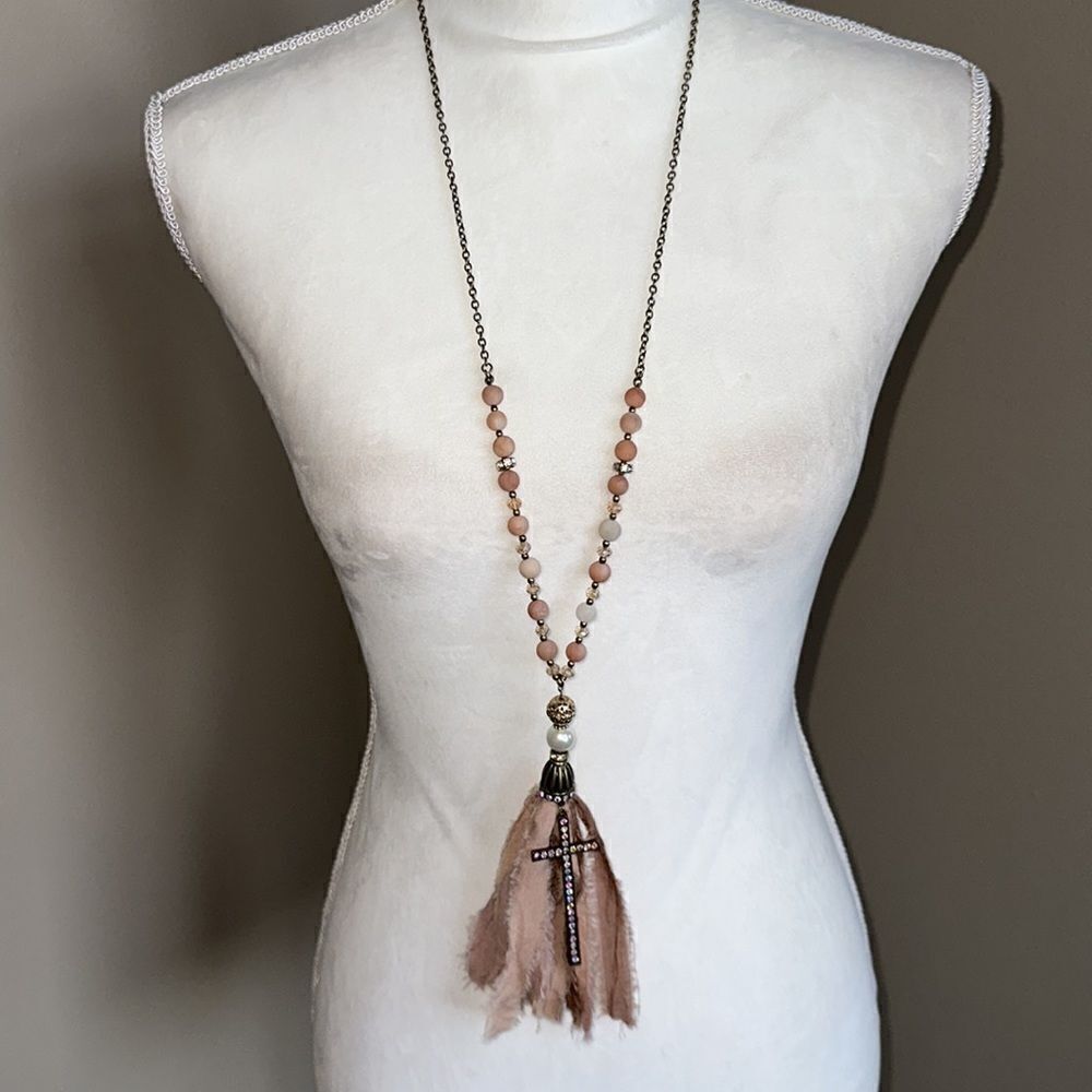 🔥Stunning Dusty Rose Pink Lariat Cross Necklace!